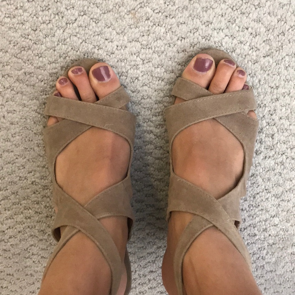 Nude Wedges